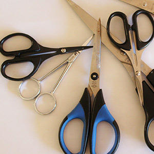 色々な形のハサミ（酵素）で栄養を吸収しやすく細かくしています。